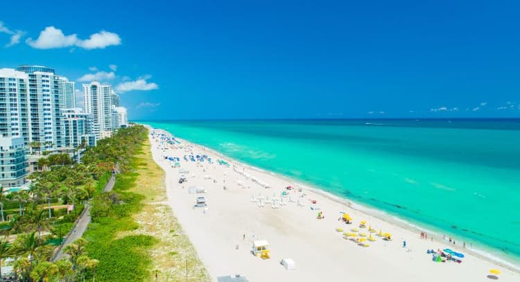People relaxing on Miami beach