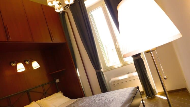MICLAD B&B: Colosseum Guest House, Naples