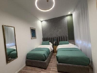 Peaky Hotel, Durres