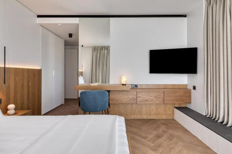 DOUBLE CITY VIEW Room, Neoma, Athens