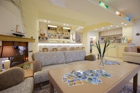 Panorama Apts, Crete