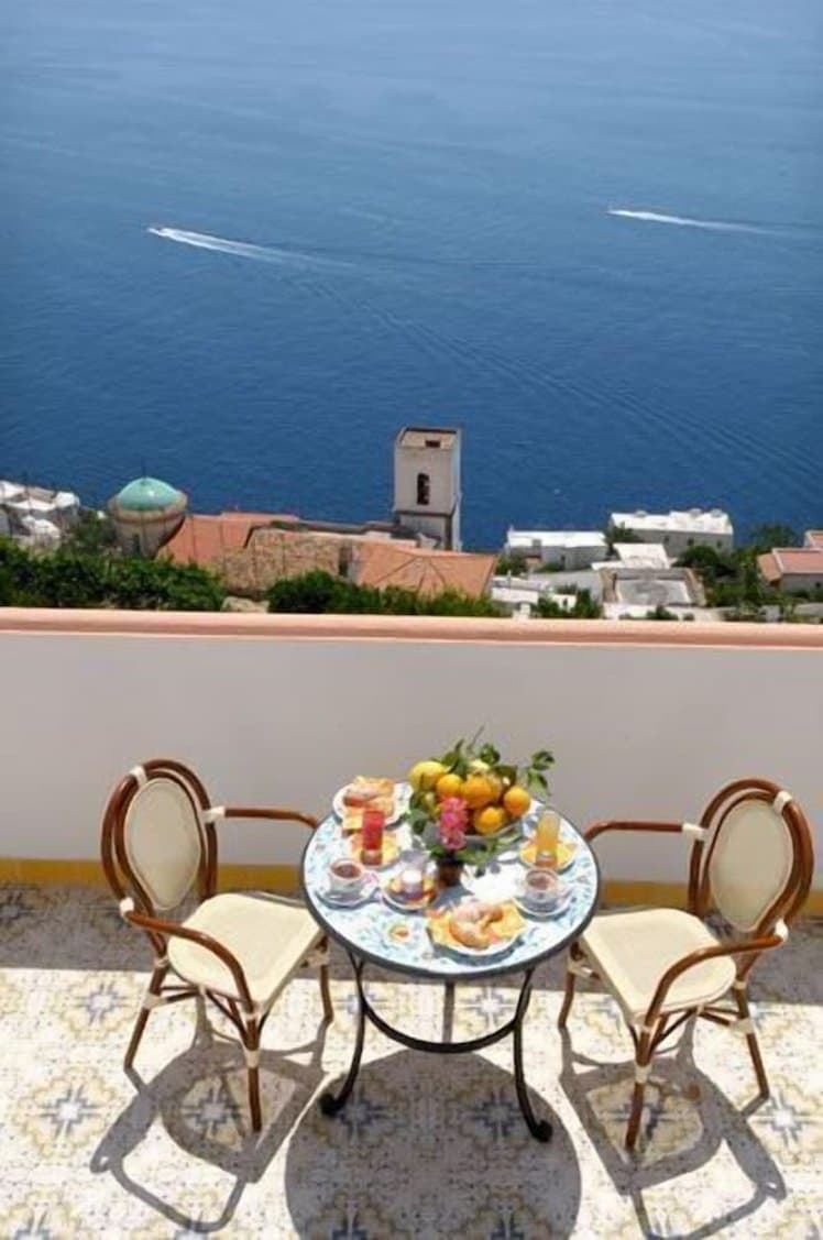 Locanda degli Dei, Naples