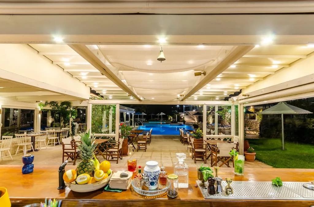 Bar, Pela Mare, Crete