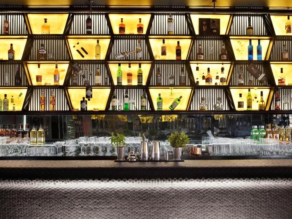 Bar, Movenpick Hotel Jumeirah Beach, Dubai