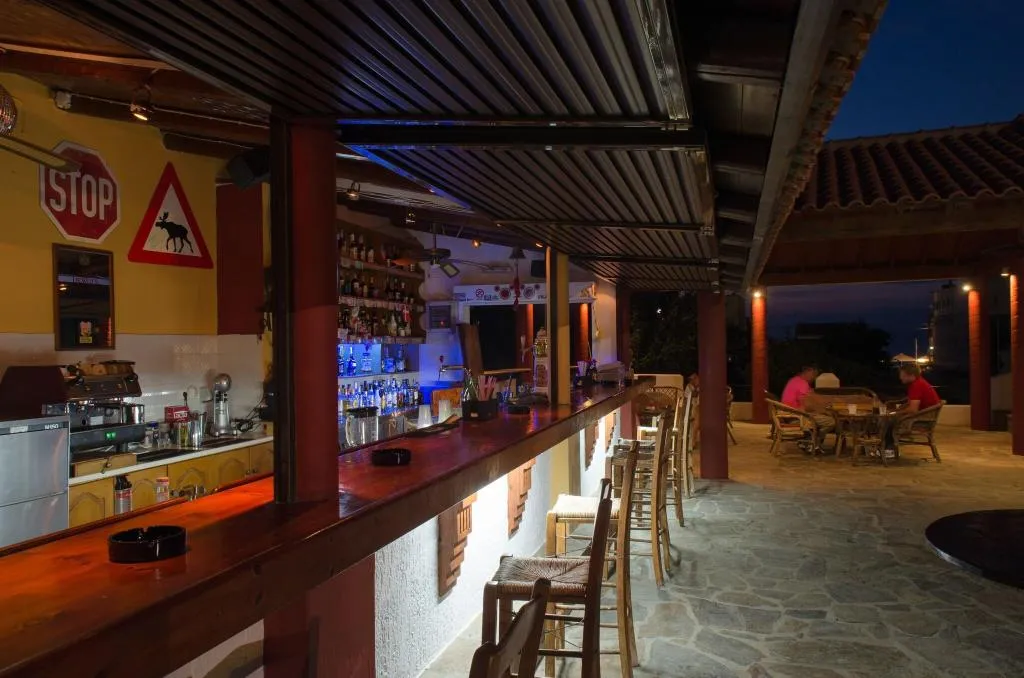 Bar, Anema By The Sea Guesthouse, Samos