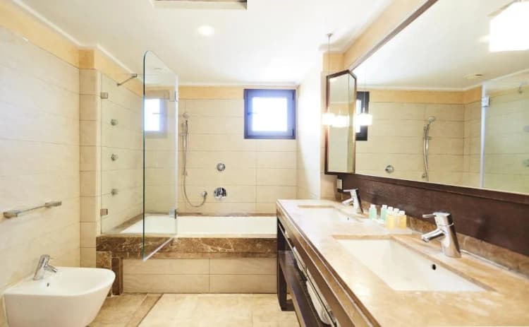 DOUBLE DELUXE SEA VIEW Room, Insotel Fenicia Prestige Suites & Spa, Ibiza