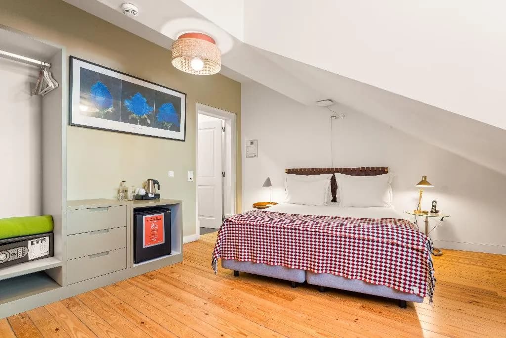 DOUBLE ONE BEDROOM ONE BATHROOM Room, Casa do Bairro by Shiadu, Lisbon