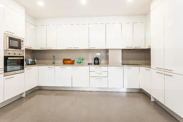 APARTMENT SUPERIOR FOUR BEDROOMS Room, You and the sea, Lisbon