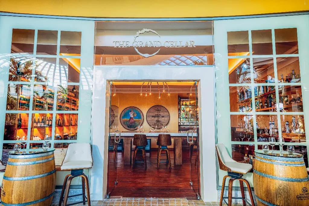 Bar, JOIA Paraiso by Iberostar All Inclusive, Cancun Area