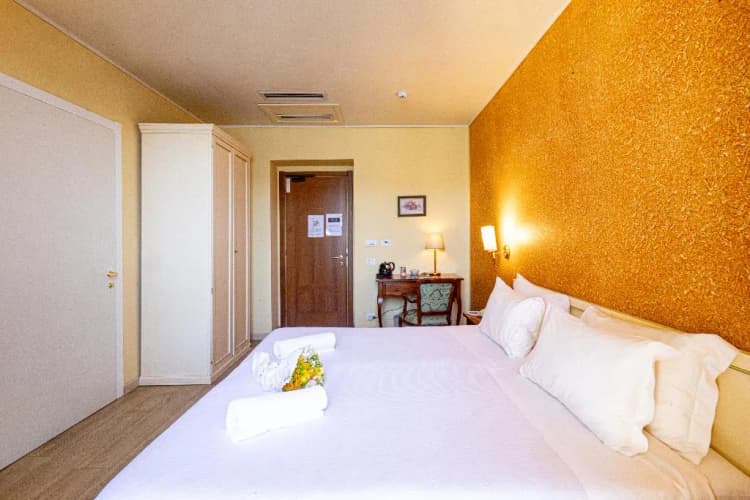 Double or Twin DELUXE LAKE VIEW Room, LVG Hotel Collection - Hotel Pallanza, Milan
