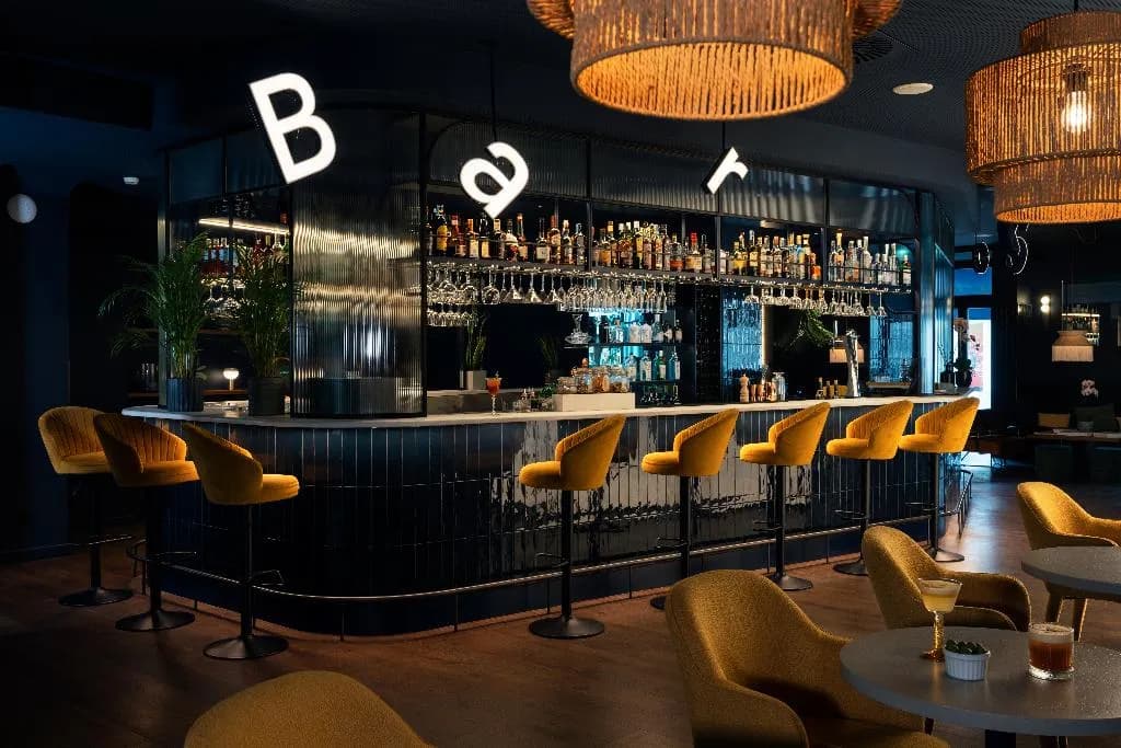 Bar, Chic & Basic Gravity, Porto