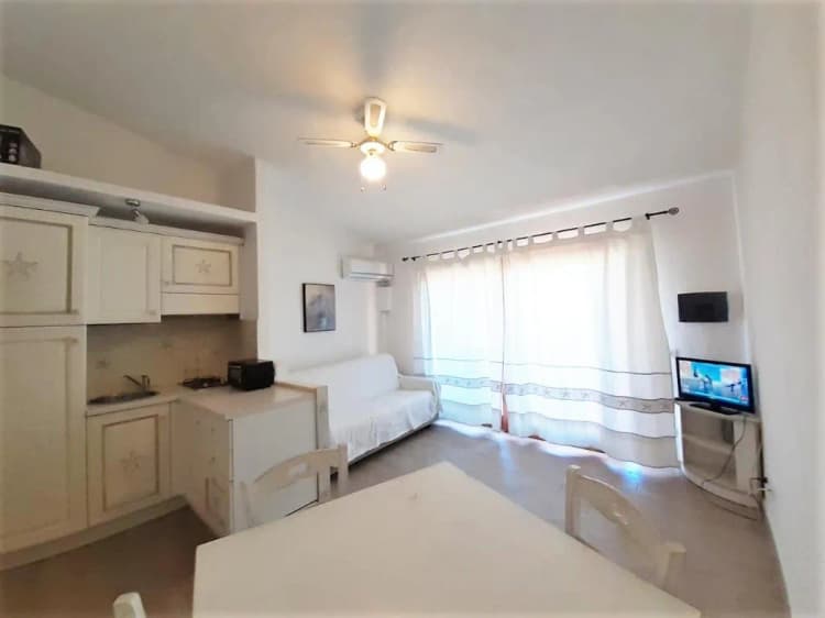 APARTMENT CAPACITY 4 Room, Villaggio Marineledda, Olbia