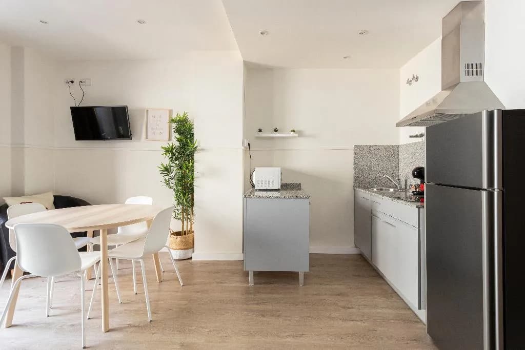 APARTMENT CAPACITY 4 TWO BEDROOMS Room, Sata Olimpic Village Area, Barcelona
