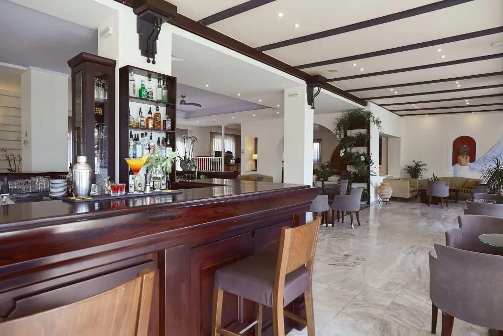 Bar, Giannoulis - Santa Marina Beach Hotel, Crete