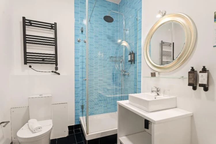 DOUBLE ONE BEDROOM ONE BATHROOM Room, Casa do Bairro by Shiadu, Lisbon