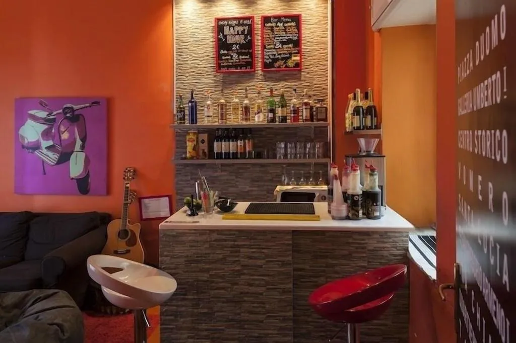 Bar, Hostel of the Sun, Naples
