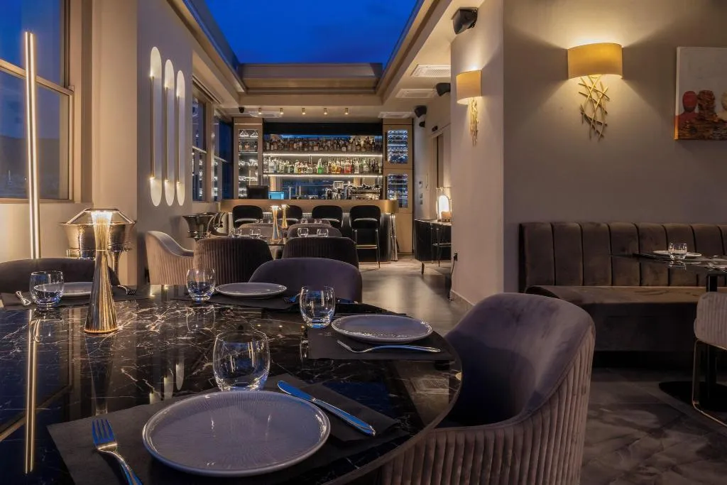 Bar, Heritage Hill Hotel, Athens