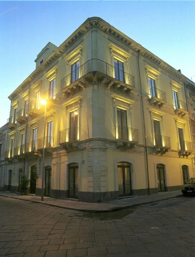 General view, La Ville, Catania