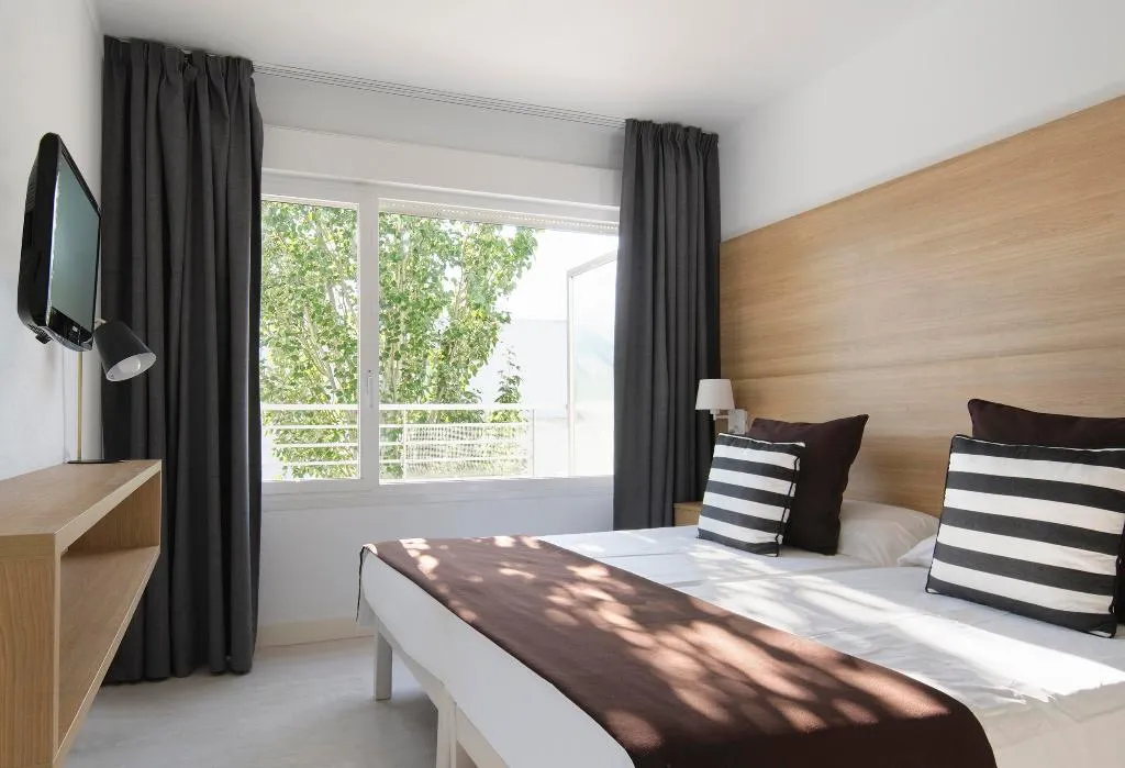 APARTMENT CAPACITY 3 TWO BEDROOMS Room, Duvabitat Apartaments, Majorca