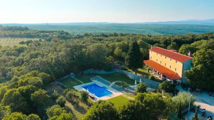General view, Villa Calussovo, Istria