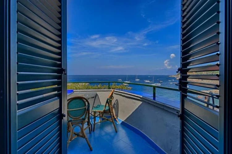 Double or Twin DELUXE SEA VIEW Room, Baia Di Puolo, Naples