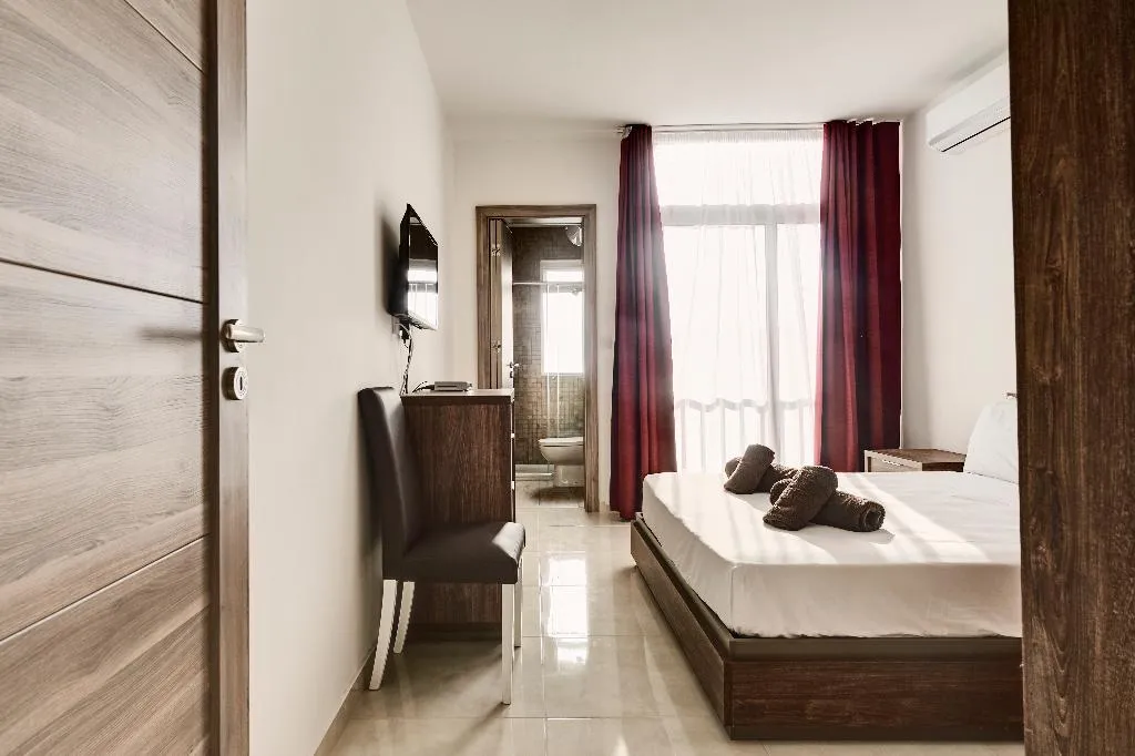 APARTMENT THREE BEDROOMS Room, The Village Apartments, Malta