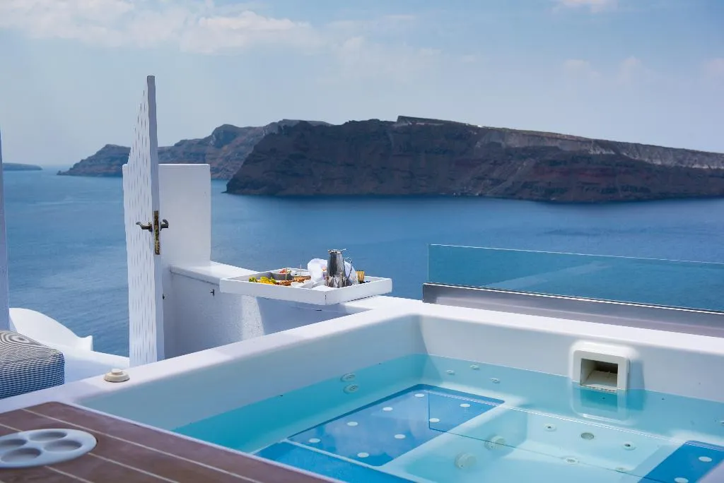 General view, Hyperion Oia Suites, Santorini