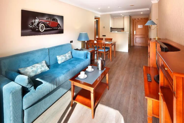 APARTMENT CAPACITY 3 Room, Hispanos 7 Suiza Apartament-Restaurant, Barcelona