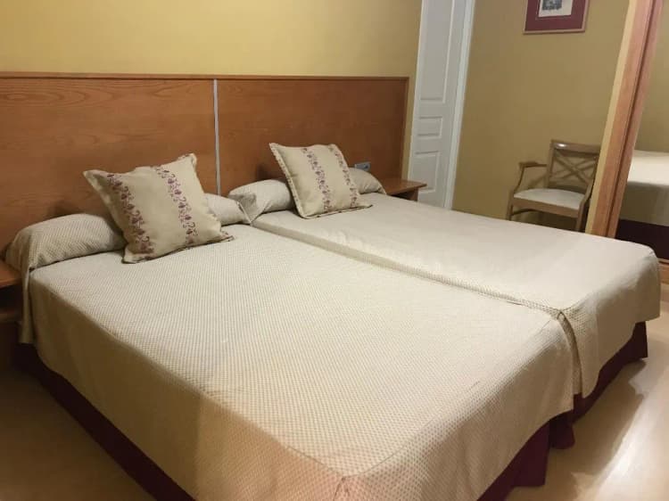 APARTMENT CAPACITY 4 Room, Alfonso VIII, Madrid