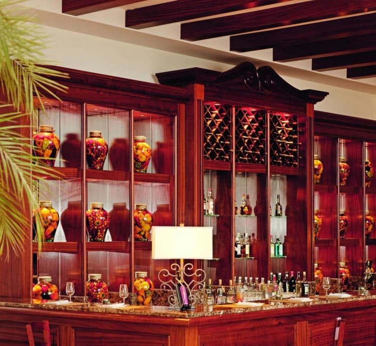 Bar, Movenpick Resort & Marine Spa Sousse, Tunisia