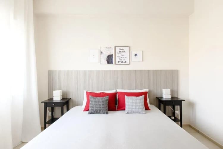 Room, B&B Toma la Luna, Naples