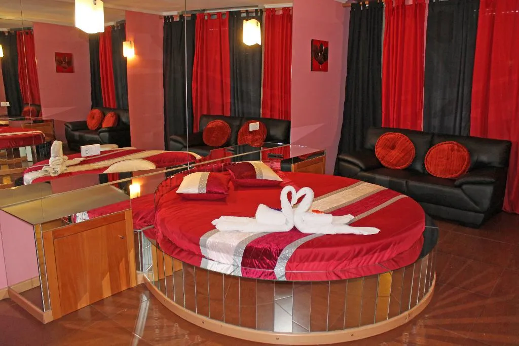 DOUBLE DELUXE ONE BED Room, Monte Carlo Love Porto, Porto
