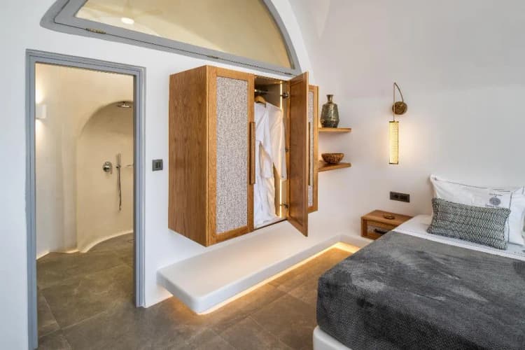 CAVE WITH JACUZZI Room, Eteoro Suites, Santorini