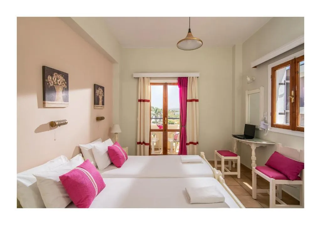 APARTMENT CAPACITY 4 ONE BEDROOM Room, Semiramis Apartments, Crete