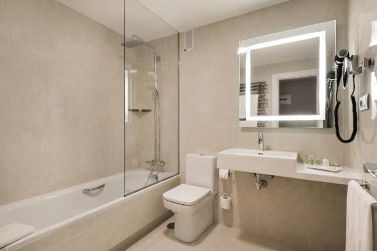 DOUBLE STANDARD Room, NH Madrid Chamberí, Madrid