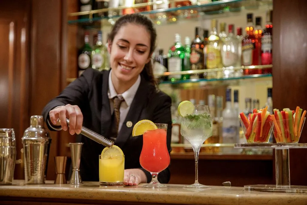 Bar, Donna Laura Palace, Rome