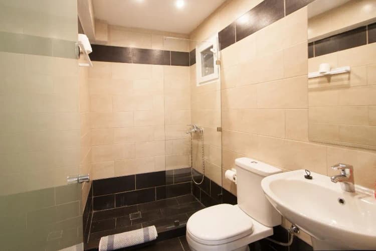 Double or Twin STANDARD Room, Pension Avocado, Skiathos