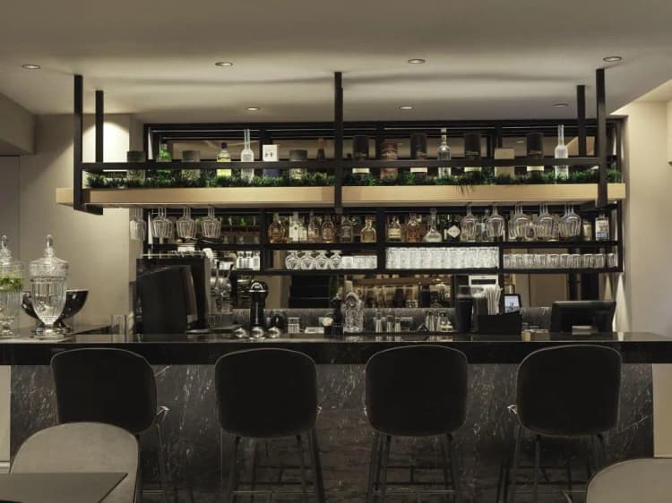 Bar, Heritage Hill Hotel, Athens