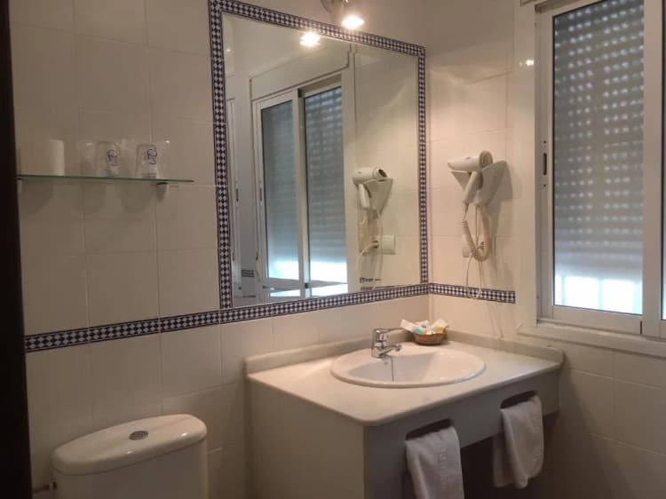 Double or Twin CLASSIC WITH BALCONY Room, El Molino, Seville