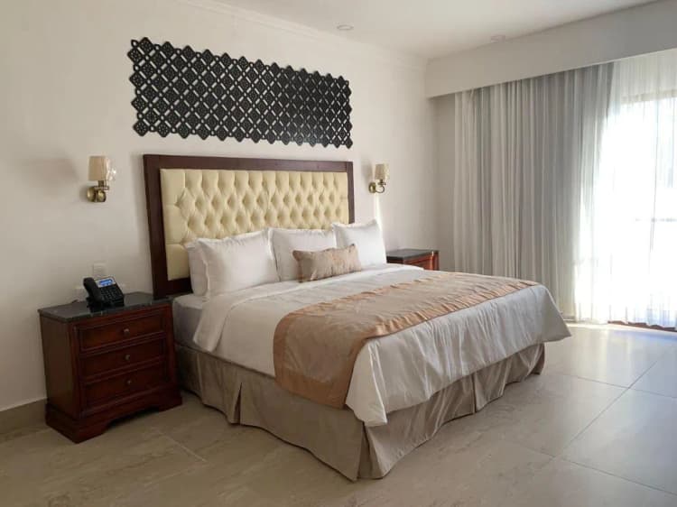 DOUBLE KING SIZE BED Room, Real Hispano, Cancun Area