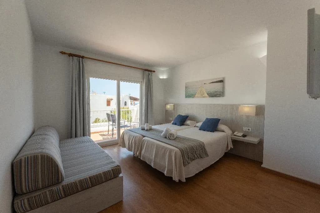 APARTMENT CAPACITY 1 Room, Hotel Club Es Talaial, Majorca