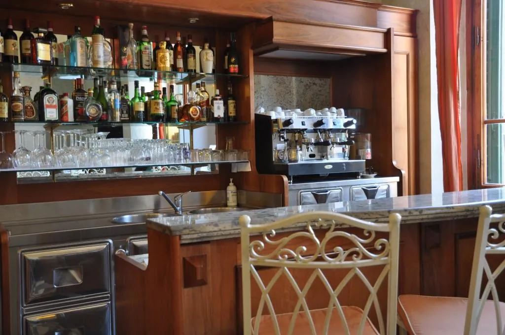 Bar, Giglio, Florence