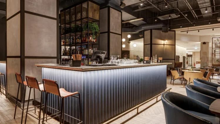 Bar, Ax Odycy, Malta