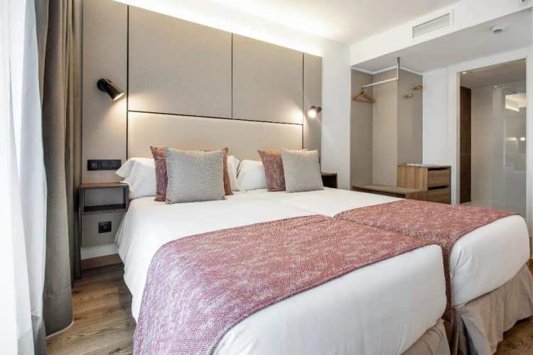 APARTMENT CAPACITY 2 ONE BEDROOM Room, Pierre & Vacances Madrid Aptos Eurobuilding 2, Madrid