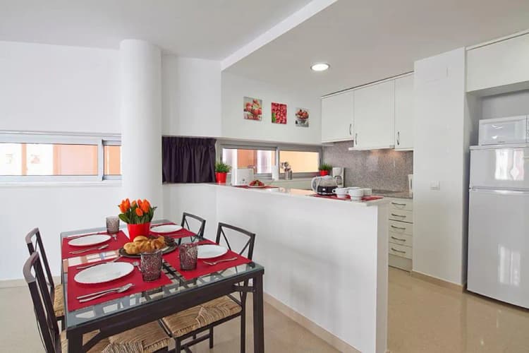 APARTMENT ONE BEDROOM Room, Charmsuites Paralel, Barcelona