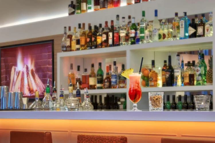 Bar, Hampton by Hilton Berlin City Alexanderplatz, Berlin
