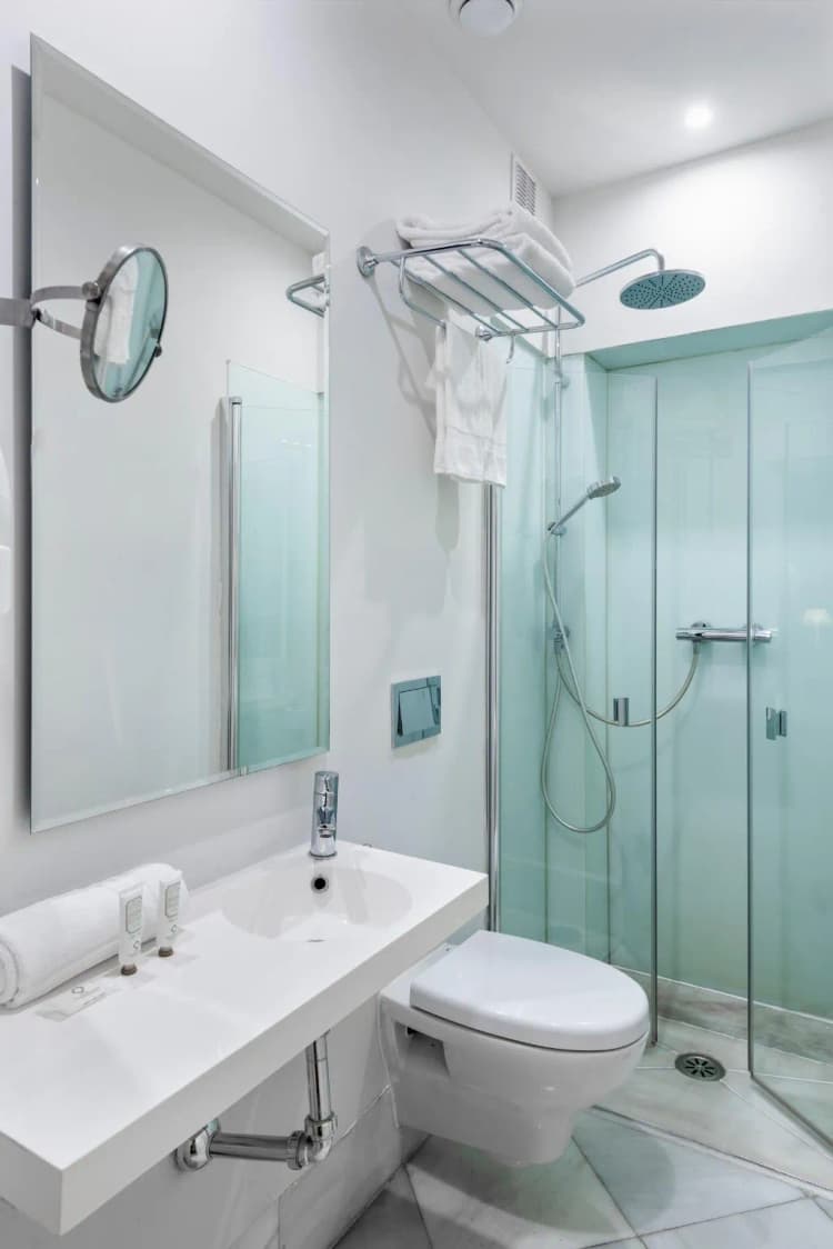 APARTMENT CAPACITY 4 TWO BEDROOMS Room, Suites Sevilla Plaza, Seville