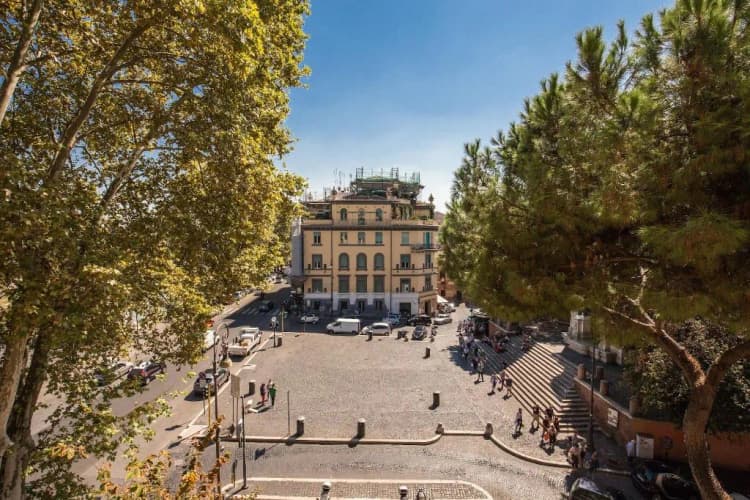 General view, Tree Charme Trilussa, Rome
