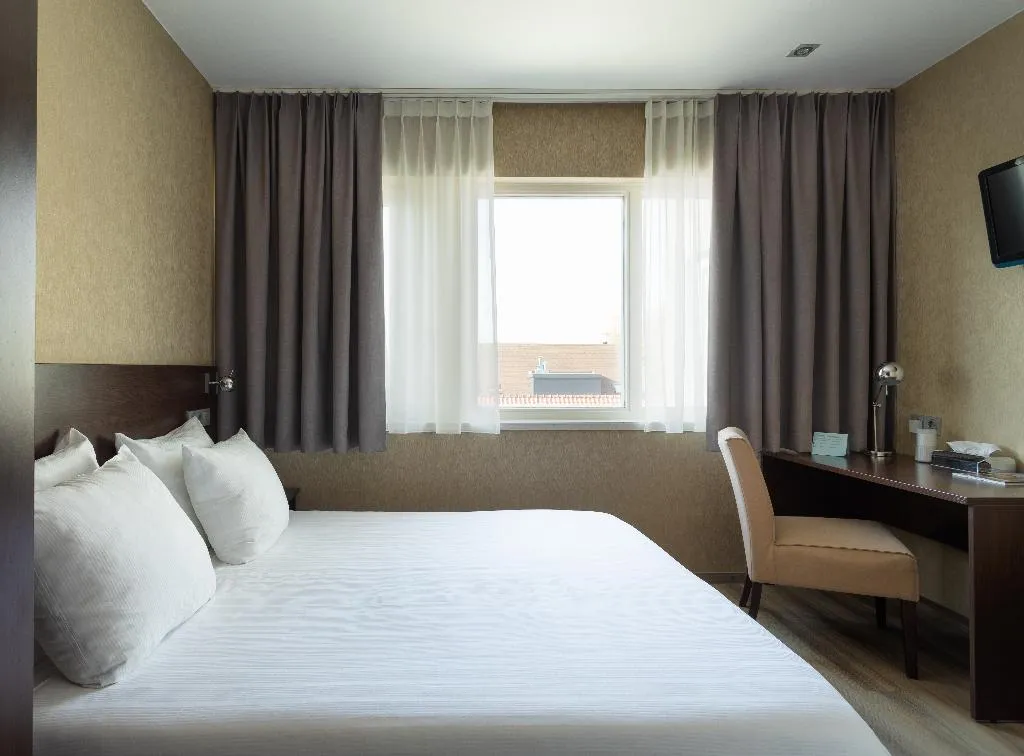 DOUBLE STANDARD Room, Espresso City Centre, Amsterdam
