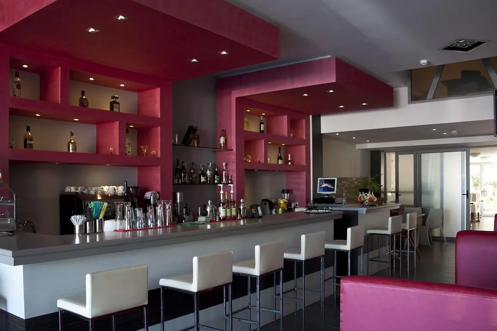 Bar, City Life Port Hotel, Crete